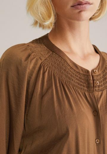 Атласная блузка