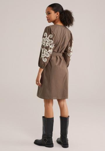 Короткое платье