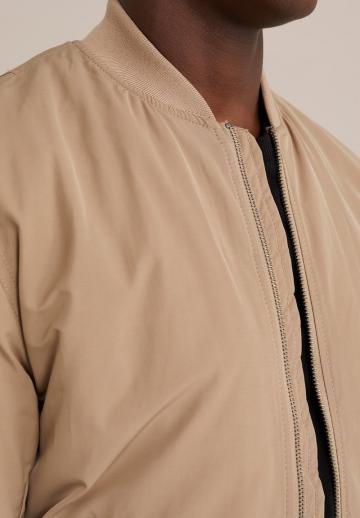 Куртка бомбер