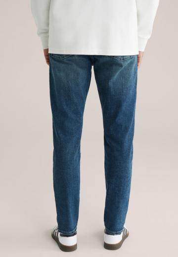 Узкие джинсы