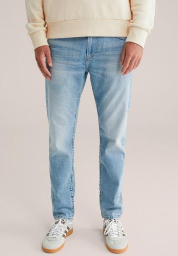 Узкие джинсы