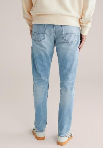 Узкие джинсы