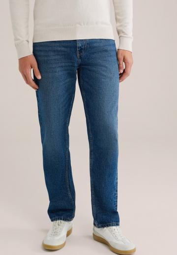 Прямые джинсы