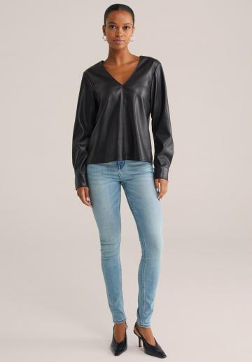 Узкие джинсы