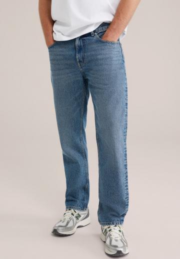 Прямые джинсы