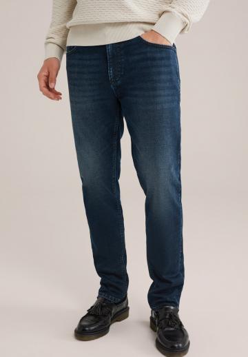 Прямые джинсы