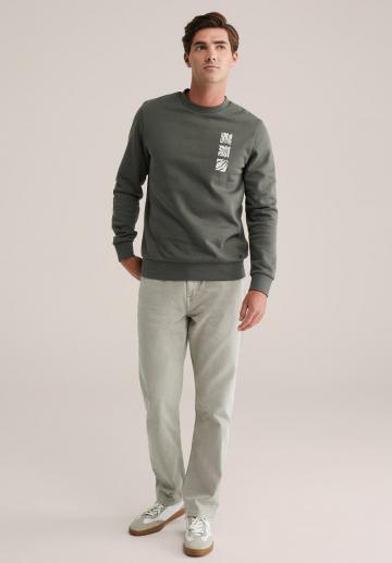 Прямые джинсы