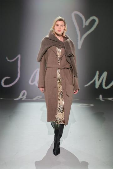 Шерстяное пальто