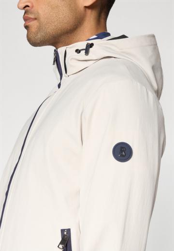 Спортивная куртка