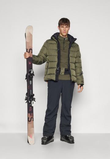 Сноубордическая куртка