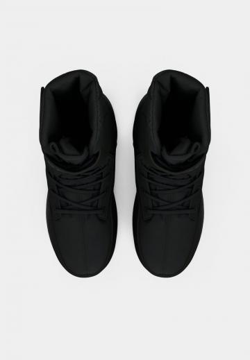 Зимние ботинки