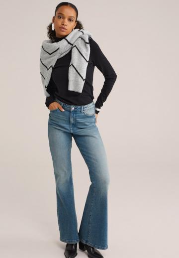 Клешеные брюки