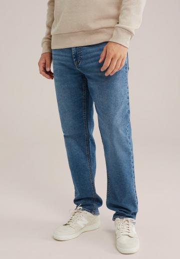 Прямые джинсы