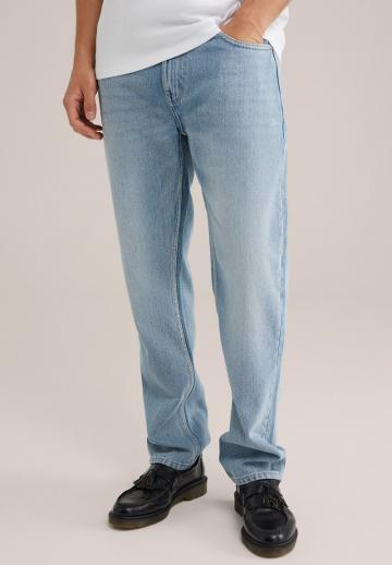 Прямые джинсы