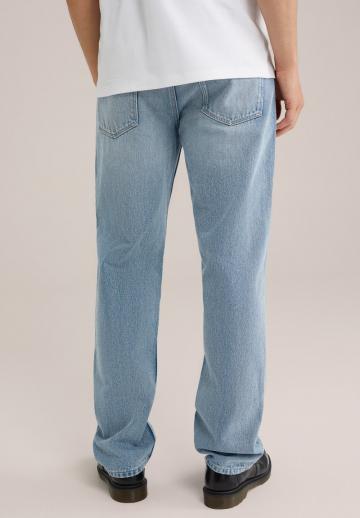 Прямые джинсы