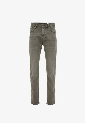 Узкие джинсы