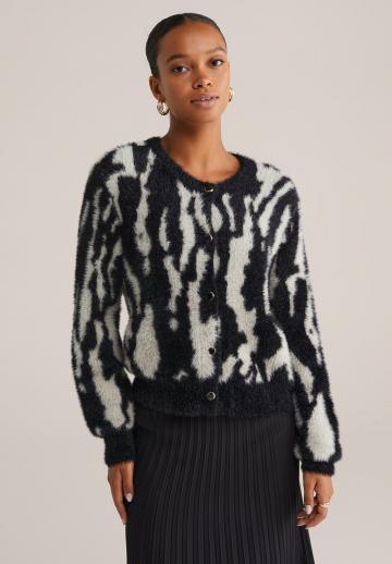 Жаккардовая вязаная кофта