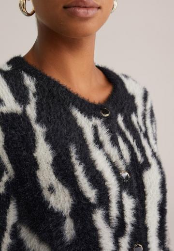 Жаккардовая вязаная кофта