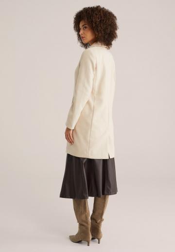 Короткое пальто