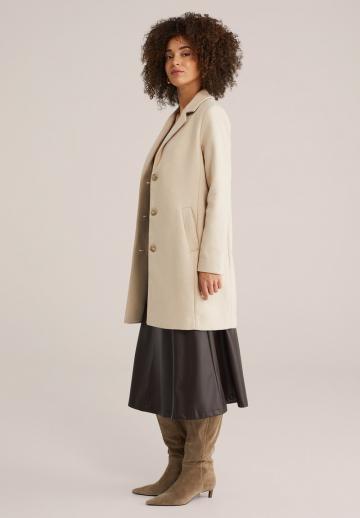 Короткое пальто