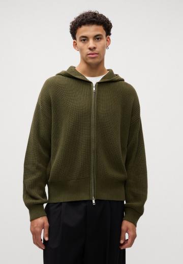 Вязаная кофта