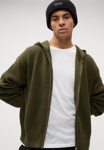 Вязаная кофта