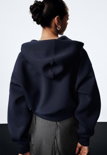 Пуловер с капюшоном