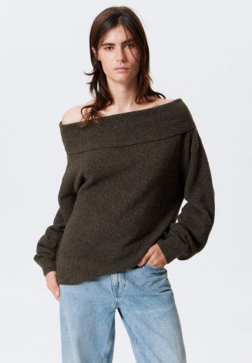 Вязаный жилет