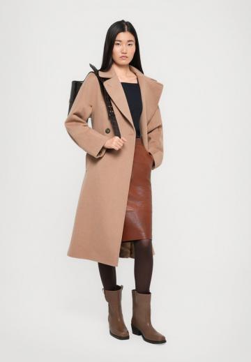 Шерстяное пальто