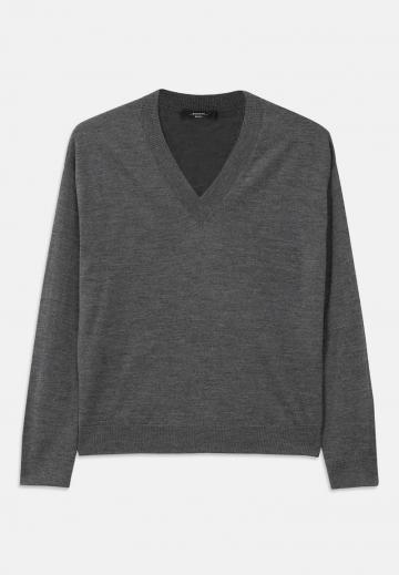 Пуловер с вырезом V