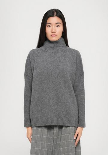 Длинный пуловер