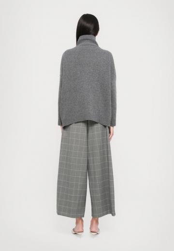 Длинный пуловер