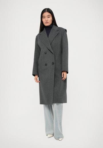 Шерстяное пальто