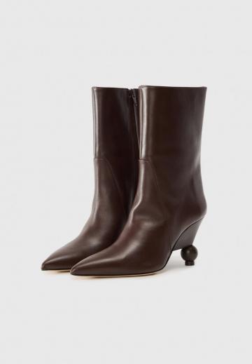 Высокие сапоги