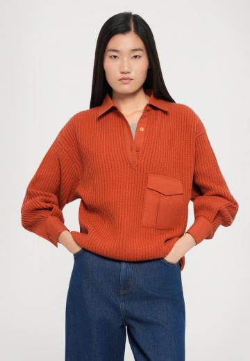 Пуловер с воротником поло