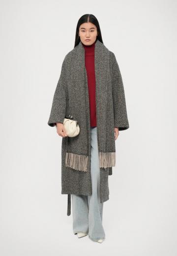 Шерстяное пальто