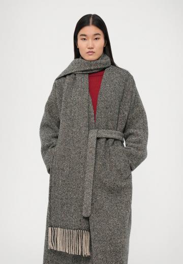 Шерстяное пальто