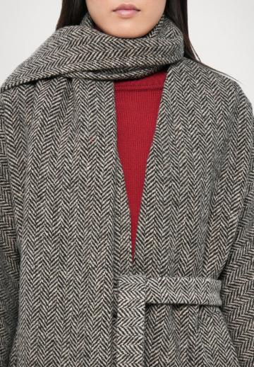 Шерстяное пальто