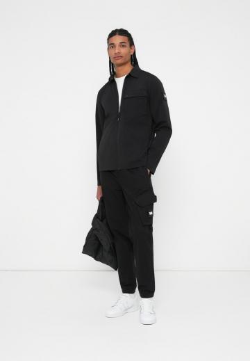 Брюки с накладными карманами