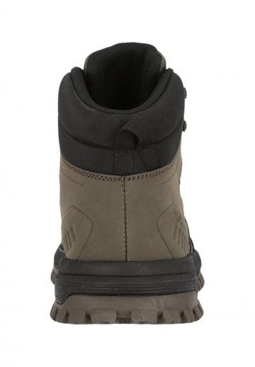 Походные кроссовки