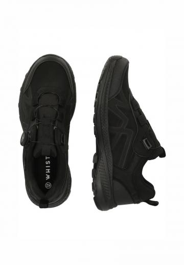 Походные кроссовки