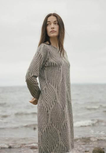 Вязаное платье