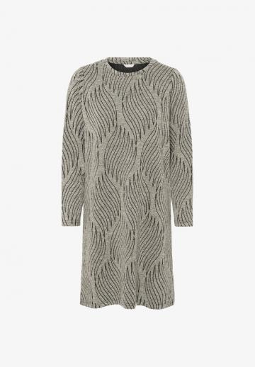 Вязаное платье