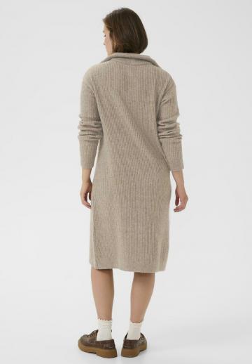 Вязаное платье