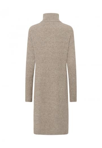 Вязаное платье