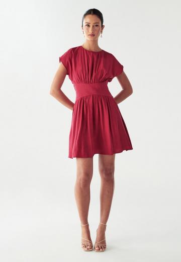 Короткое платье