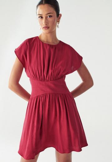 Короткое платье