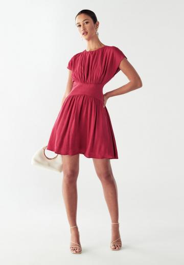 Короткое платье