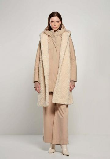 Длинный жилет