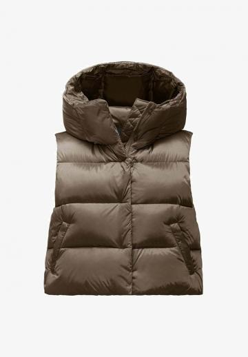 Пуховой жилет